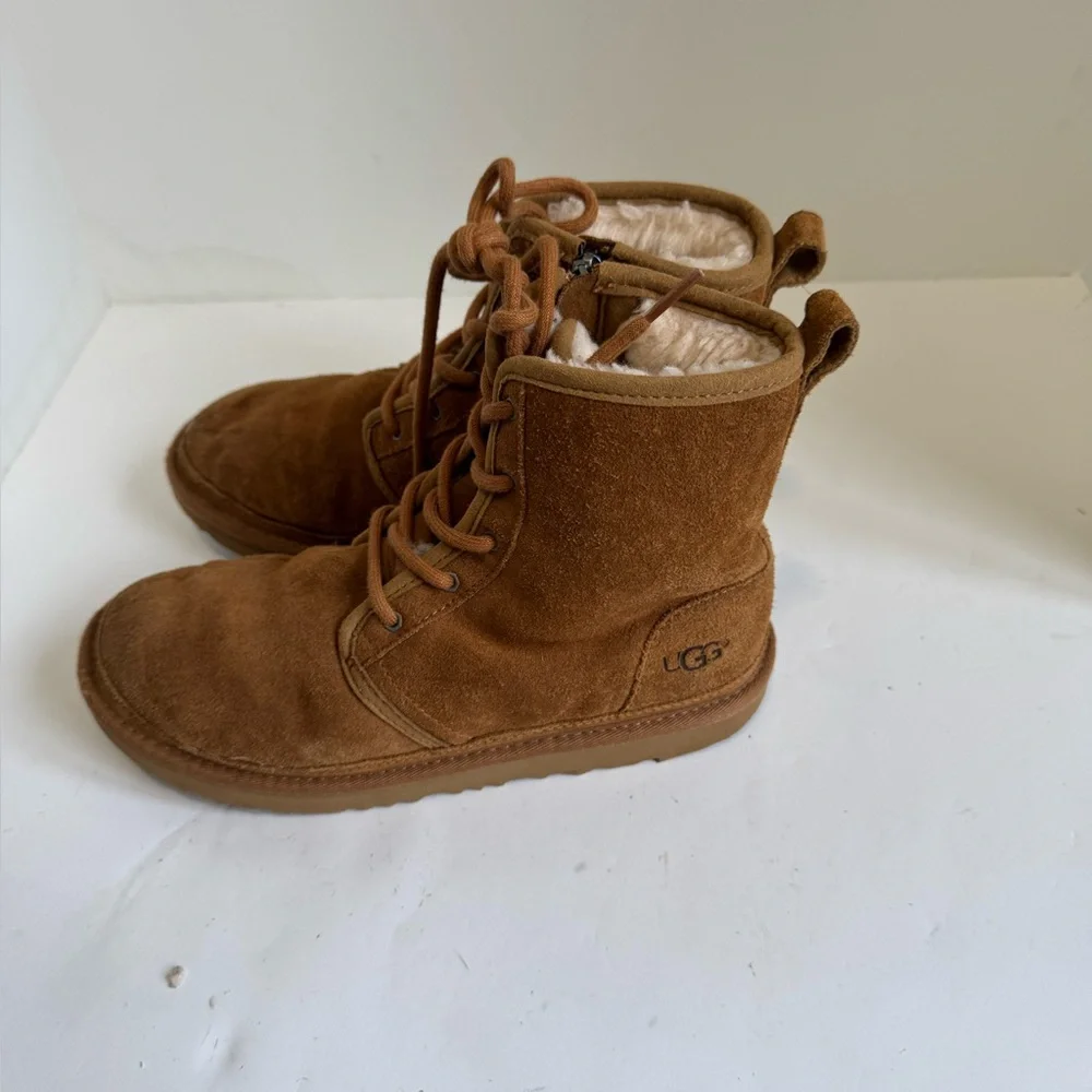 UGG Harkley Water Resistant Winter Chestnut Size 6